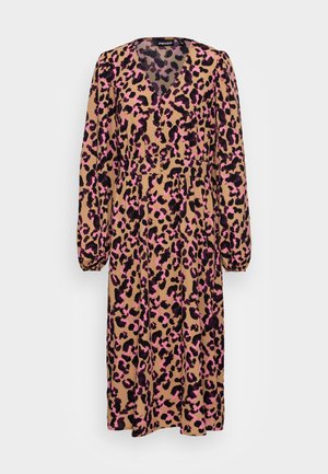 PIECES Tall PCMELINE DARSY MIDI DRESS - Φόρεμα ημέρας - indian tan