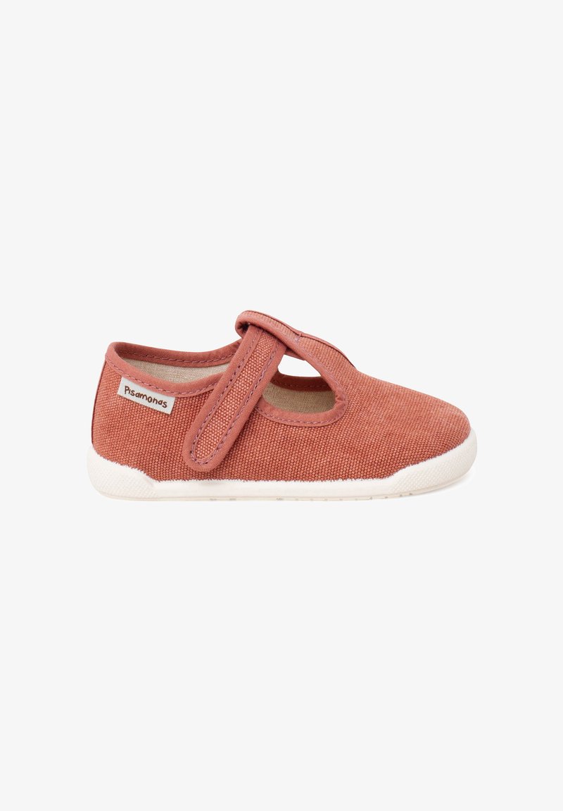 Chaussure enfant en toile couleur rouille avec une semelle blanche et une seule sangle en Velcro sur le dessus.