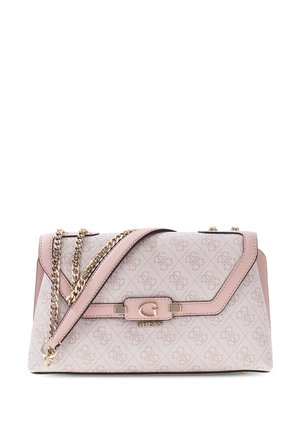 Sac à main Guess rose clair avec bandoulière chaîne dorée, motif logo embossé et fermoir avant avec un emblème « G ».
