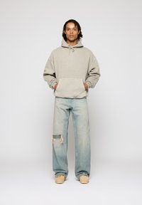 EIGHTYFIVE KNEE CUT - Laisvi džinsai - island blue