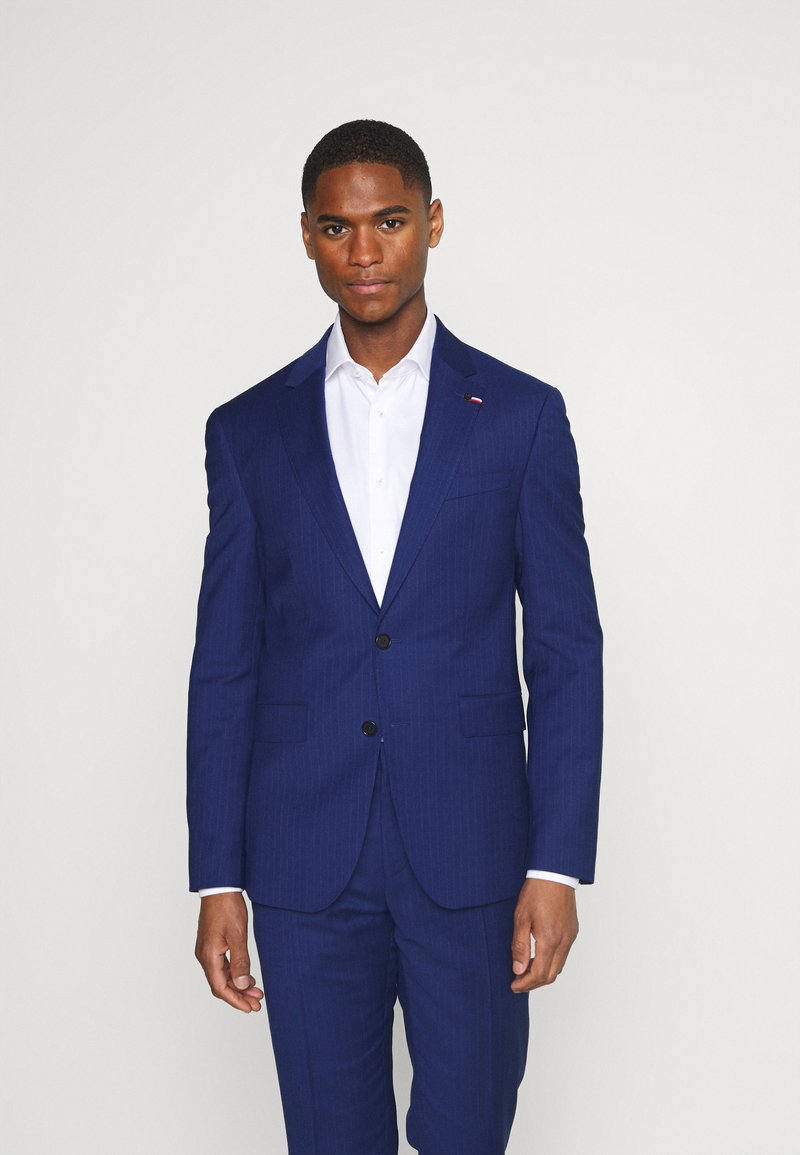 Elegantes Anzug Tommy Hilfiger Bild