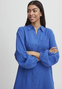 b.young BYIberlin - Abito a camicia - strong blue