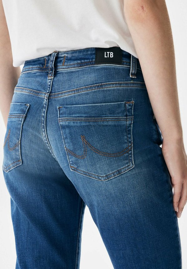 VILMA ANGELLIS WASH - Straight leg jeans3