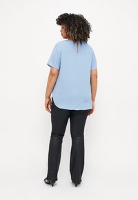 ONLY Carmakoma CARVICA LIFE NOOS - Bluse - light blue