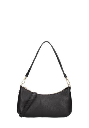 Sac à bandoulière en cuir noir avec une finition texturée, un design incurvé, des accessoires en métal doré et une fermeture zippée. Bandoulière réglable pour plus de polyvalence.