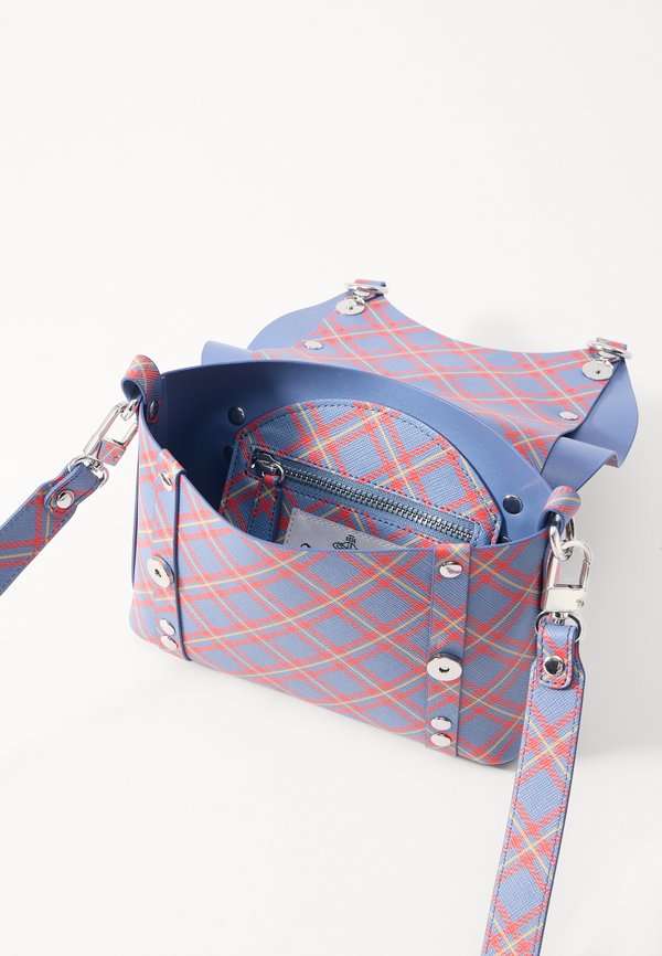 KIM - Cross body bag4