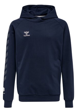 Marineblaue Kapuzenjacke aus weichem Stoff, mit einer Fronttasche, einer Kordelzugkapuze und einem weißen Logo. Die Seite hat weiße Chevron-Musterakzente.
