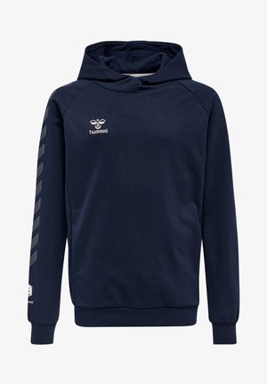 Marineblaue Kapuzenjacke aus weichem Stoff, mit einer Fronttasche, einer Kordelzugkapuze und einem weißen Logo. Die Seite hat weiße Chevron-Musterakzente.