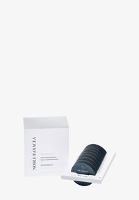 Noble Panacea - THE ABSOLUTE INTENSE RENEWAL SERUM REFILL - Sérum - - Image miniature 1
