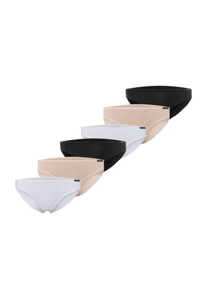 Seis bragas de algodón para mujer en colores alternos: blanco, beige y negro, dispuestas en diagonal sobre un fondo blanco.