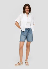 s.Oliver FRANCIZ MID RISE  - Short en jean - blau
