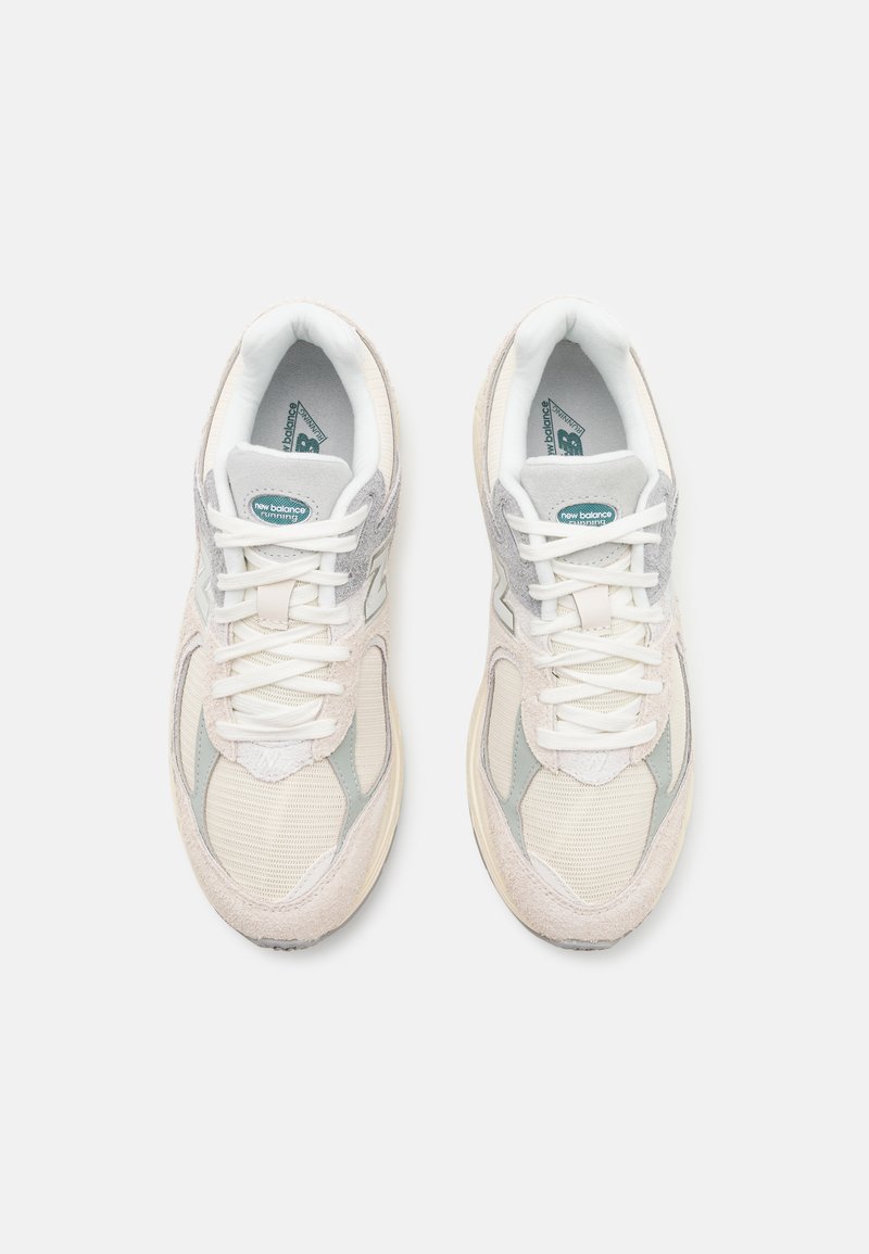 New Balance M2002 UNISEX - Sneaker low - beige/grey/beige - Zalando.de