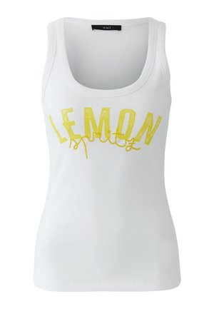 Débardeur blanc côtelé avec texte jaune "LEMON" en lettres majuscules et écriture cursive superposée sur le texte à l'avant.