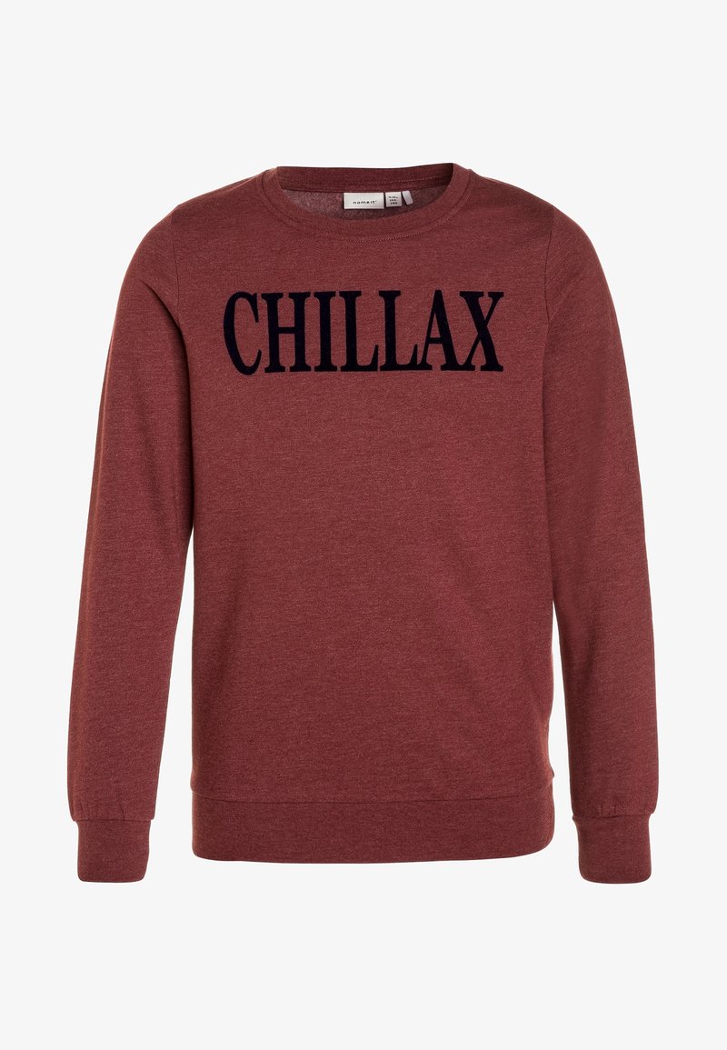 Sweat-shirt bordeaux à manches longues avec col rond et texte en lettres majuscules noires "CHILLAX" sur la poitrine.