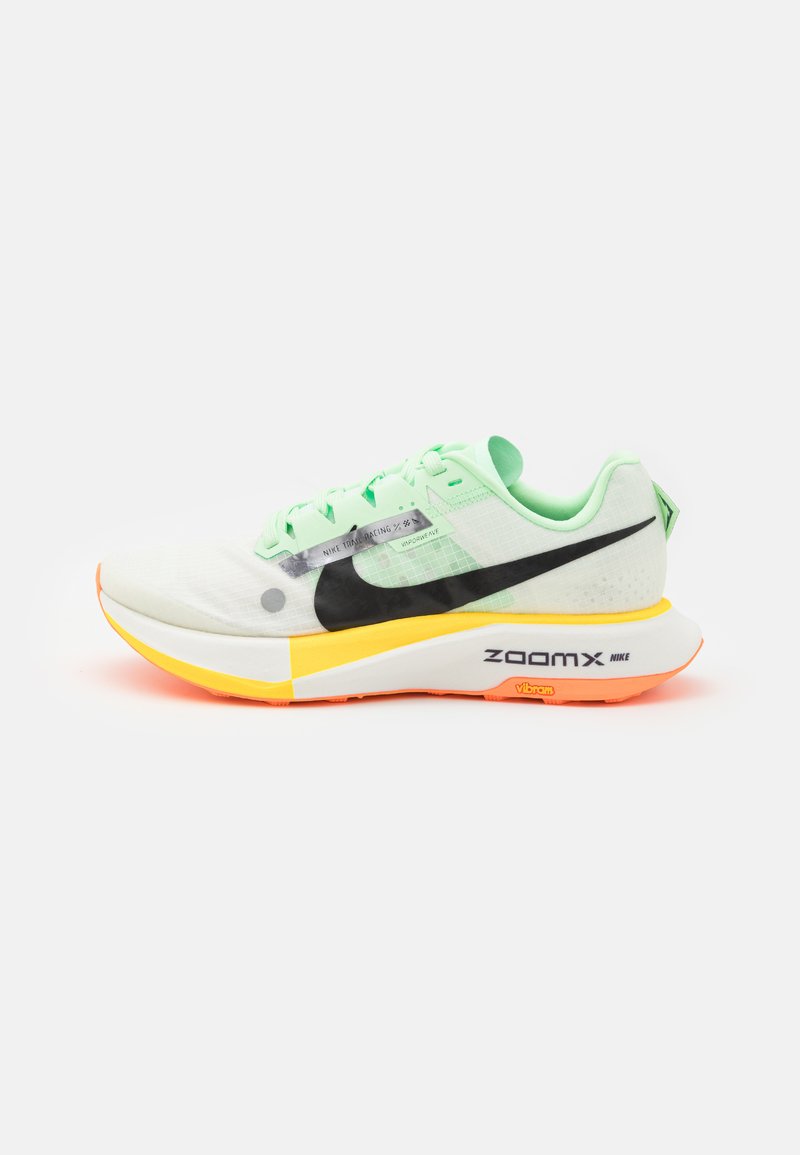 Nike Performance ZOOMX ULTRAFLY - Scarpe da trail running - summit white/black/vapor green/laser orange/total orange