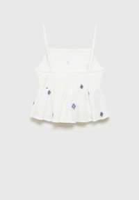 Top sans manches blanc avec un design froncé, présentant des accents de broderie florale bleue et un buste texturé. Tissu léger.