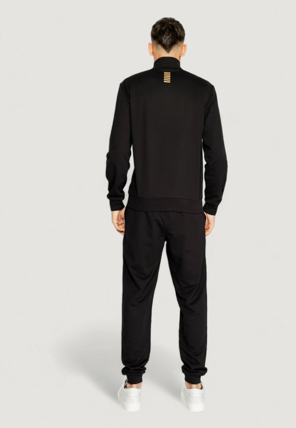 TRAIN CORE ID TRACK SUIT - Tracksuit3