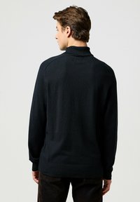 Wrangler LONG SLEEVE TURTLENECK FOR REGULAR FIT - Maglione - black