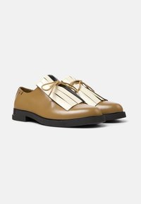 Camper Stringate - brown