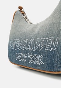 Steve Madden BALARM - Torbica - blue denim
