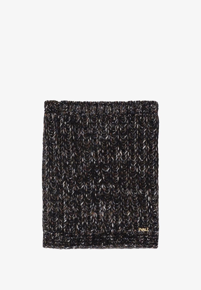 Gebreide nekwarmer in donkere tinten met een gestructureerd ribbels patroon, featuring multikleurige draden en een klein gouden logo accent.