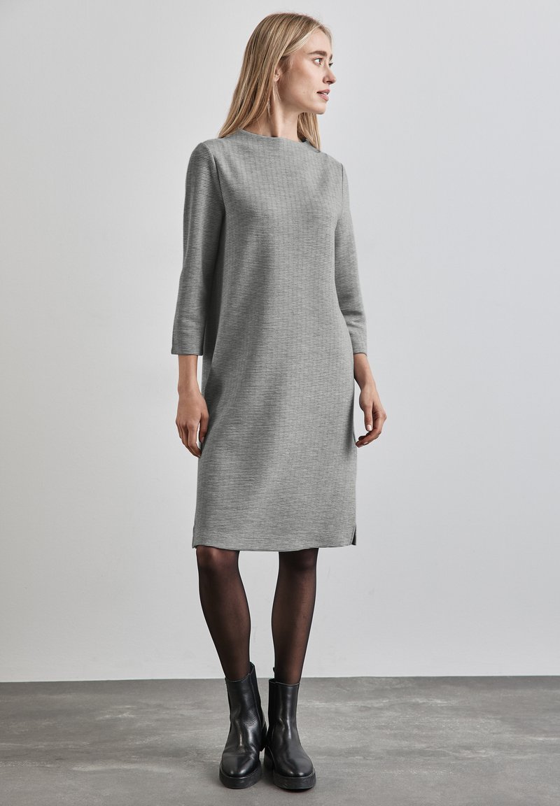 Street One KNIELANGES GLITZER - Strickkleid - grau