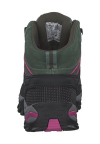 Zapato de senderismo verde de ante con acentos en rosa, paneles de malla, suela de goma, cuello acolchado y tirador. Presenta un talón reforzado para mayor soporte.