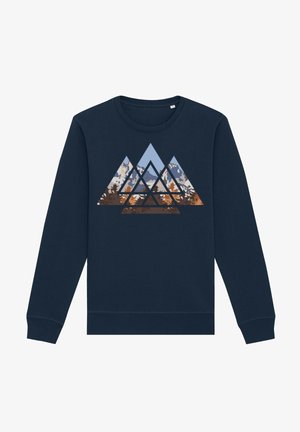 Marine sweatshirt met een geometrisch bergontwerp in blauw en aardetinten, gemaakt van zacht materiaal met ribgebreide mouw- en onderkanten.