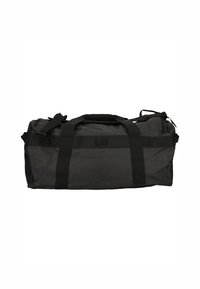 Musta duffel-laukku, joka on valmistettu kestävästä materiaalista. Laukussa on kaksi kantokahvaa ja irrotettava olkahihna, joka mahdollistaa monipuolisen kuljetuksen.