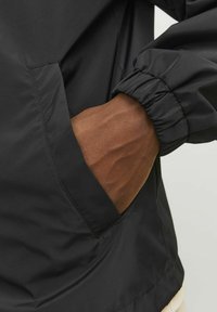 Jack & Jones Lichte jas - black