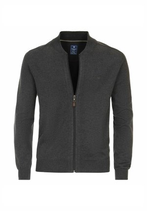 Grauer Reißverschluss-Pullover mit Stehkragen, gerippten Bündchen und Saum. Hergestellt aus weichem Stoff, mit einem kleinen Logo auf der Brust.