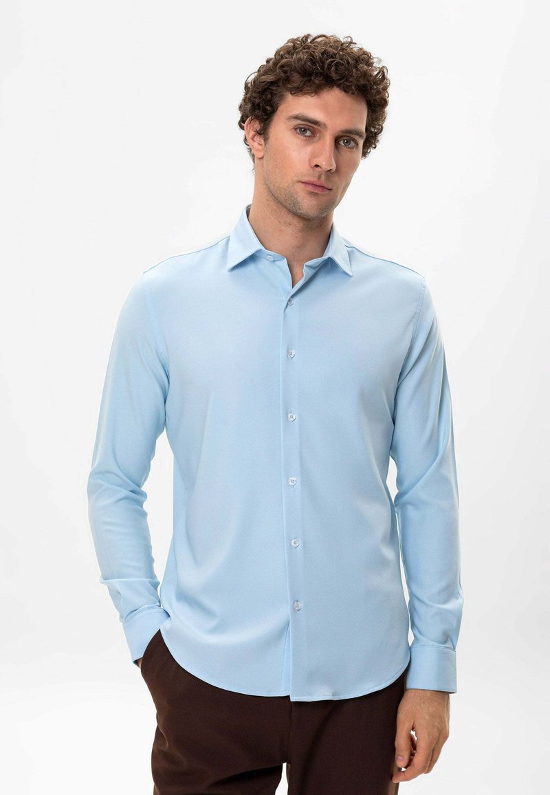 Antioch SLIM FIT Chemise classique baby blue/bleu clair ZALANDO.FR