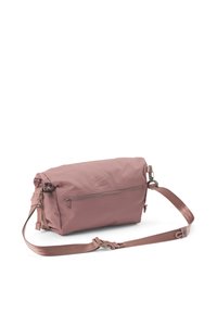 Elegante pinke Stoff-Umhängetasche mit einem oberen Verschluss, verstellbarem Schulterriemen und einer Reißverschlusstasche auf der Vorderseite für zusätzlichen Stauraum.