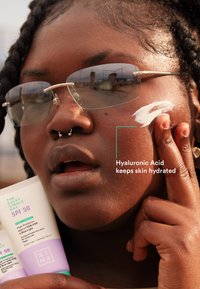 3ina THE EVERY SINGLE DAY SPF50 - Solkrem - white