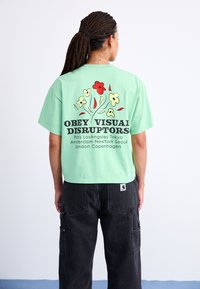 Obey Clothing VISUAL DISRUPTORS - Triko s potiskem - quiet green