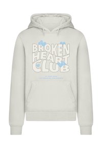 Világosszürke kapucnis pulóver, elülső zsebbel, amelynek a közepén merész felirat áll: "BENDBROKEN HEART CLUB" fehér és kék részletekkel, és puha, textúrált felülettel.