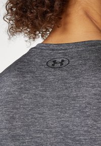 Under Armour TECH TWIST - Športne majice - castlerock/steel/black