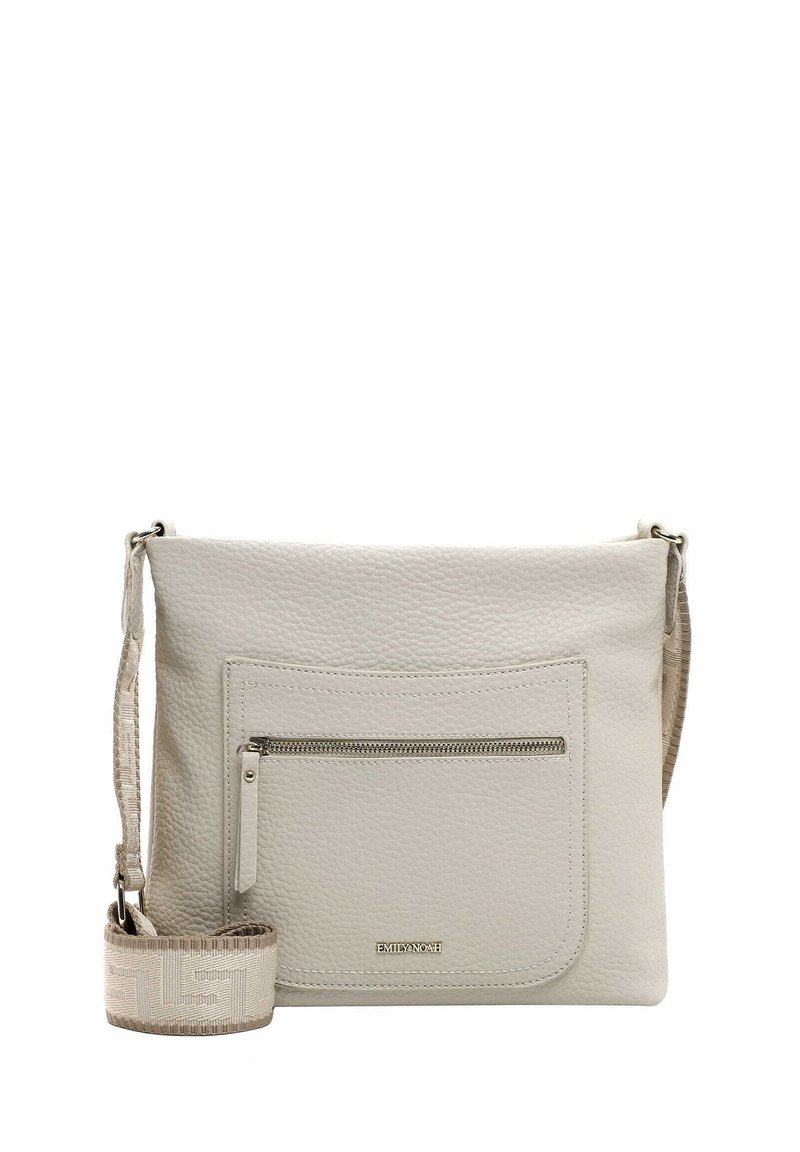 Lichtgrijze leren crossbody tas met een voorste ritszak, een gestructureerd oppervlak en een gevlochten verstelbare schouderband met een subtiel patroon.