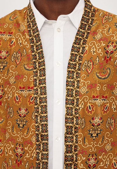 Origin Of Hearts SAHARA KIMONO UNISEX - Button-down blouse - amber gold