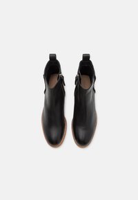 Clarks Botki