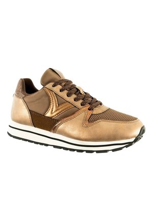 Sneakers - brown