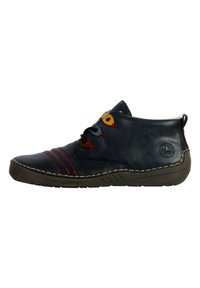 Bottes noires en cuir à chevilles avec des accents rouges, bleus et jaunes. Surface texturée, bout rond et détails de coutures contrastantes. Semelle en caoutchouc.
