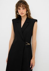 adL V COLLAR - Kotelomekko - black