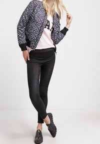 GAP Vaqueros slim fit - black denim