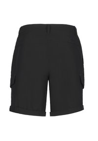 Schwarze Cargo-Shorts mit umgeschlagenen Säumen, ausgestattet mit seitlichen Taschen und einem glatten, leichten Stoff. Entworfen für Komfort und Praktikabilität.