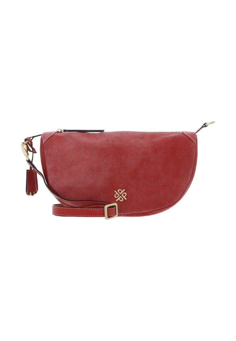 Bolso bandolera de cuero rojo con forma redondeada, detalles en oro y cierre con cremallera. Cuenta con una correa corta ajustable.