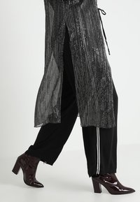 Evans Tunn jacka - silver-coloured