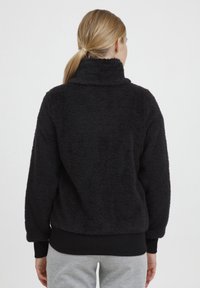 Oxmo OXANNEKA - Fleecejas - black