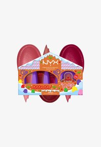 Le kit Smushy de NYX Professional Makeup, présenté dans un emballage festif, contient différentes teintes de rouges à lèvres dans des nuances de rose et de rouge, agrémenté d'un design décoratif en pain d'épice.