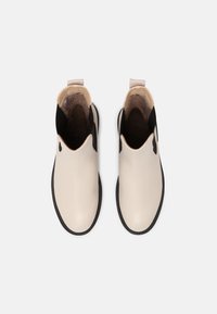 Tamaris Bottes - white